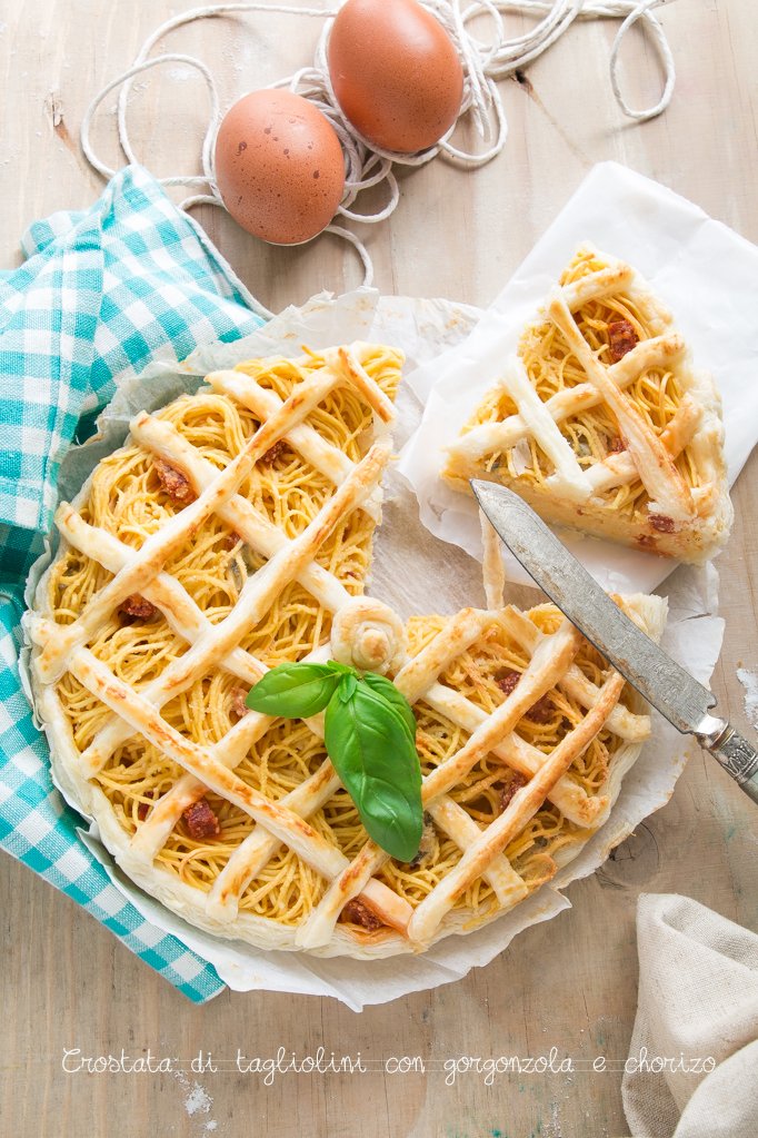 Crostata di tagliolini con gorgonzola e chorizo